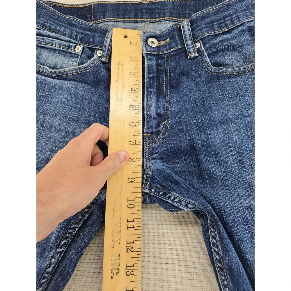 Levi's 514 Jeans Mens 32x30 Blue Medium Wash Straight Denim 5 Pocket Zip Fly